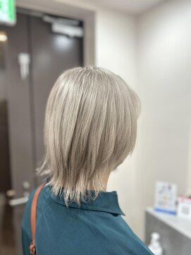 ユウル 横浜(juhl.) ホワイトベージュ/ケアブリーチ/ブリーチ/レイヤーカット