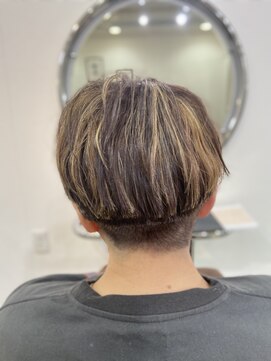 ビィーワンイースト(Be 1 EAST) ショートボブ