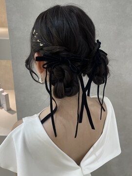 ヴィサージュアクト(VISAGE a.c.t) ツインシニヨンアレンジ♪