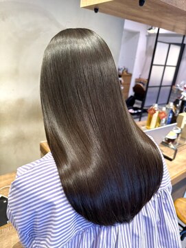 メゾンドムニ 恵比寿(Maison de MUNi) まとまるツヤ感髪質改善トリートメント