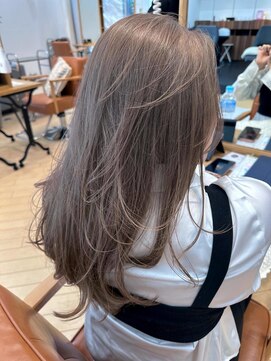 ユニ バイ マグ 長野店(Uni.by Mag) 透け感♪ダブルカラーハイトーングレージュミルクティーベージュ