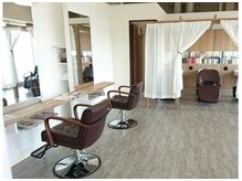 ファイン 三笠店(Fine)の雰囲気(天井も高く広々とした空間の寛げる店内☆【白髪染め/縮毛矯正】)