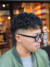 アンドザバダス(&THE BADASS)