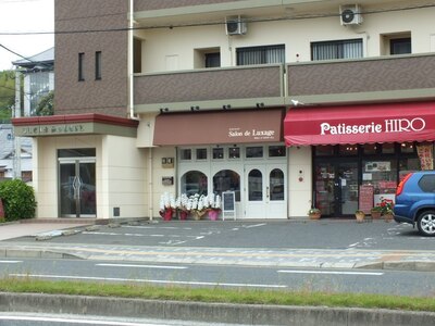 駐車場はお店目の前に三台停めれます♪