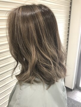 ボタニウム バイ アールサロン(BOTANIUM by RrSALON) 【BOTANIUM滝島】外国人風フォイルヤージュ×Smoky greige