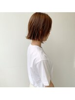 軽めボブで束感、抜け感を！