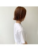 軽めボブで束感、抜け感を!