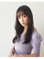 誰でも似合う暗髪ネイビーカラー
