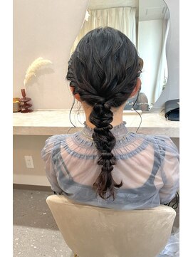 ミラ(Mila) ふわふわ可愛い編み下ろしヘア♪ 結婚式成人式同窓会など