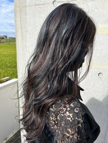 ベリー(berry)&nbsp;ブルーがカッコいいハイライトカラー