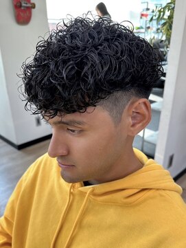 ウェイビーエフティフィフス 横浜西口(WAVEY ft.fifth) スペインカールラルフカールラフカール外国人風パーマ横浜西口