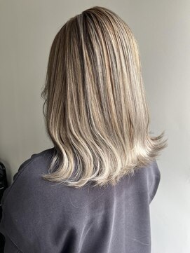 エル セルカ 高田馬場(el CERCA) ハイライト×外はねボブ