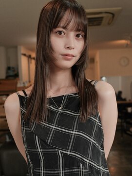 イルフレール(ill frere) ストレート 顔まわりカット ベージュ つやカラー 中津 大淀