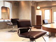 カフェのような店内◎居心地の良い空間を大切にしております♪