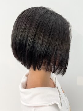 ヘアーデザイン ビビッド(HAIR DESIGN VIVID) 前下がりボブ