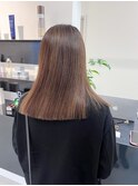 【the one.】柔らかベージュ×ストレートミディアム -HIROMI-