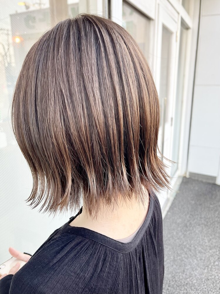 外ハネショートボブ×3Dハイライトカラー☆：L156216227｜ヘアリゾート 