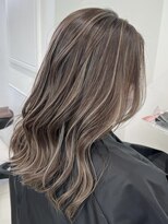 アライブ キチジョウジ(ALIVE Kichijoji)&nbsp;【ALIVE吉祥寺】ハイライトカラー白髪ぼかし／ケアブリーチ