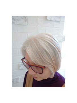 ユアレッシュブ 成田店(Your Lecheveu) グレイヘア☆ショートボブ