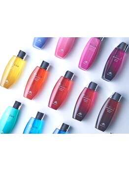 髪の状態に合わせて選べる、厳選トリートメントをご用意◎髪の芯から潤いを与え、手触りの違いを＊