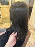 柔らかグレージュ