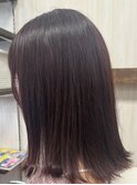 レッドカラーで艶髪に