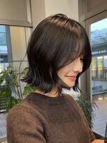 ノード(NODE)&nbsp;栄黒髪垢抜け外ハネシルエットボブヘア　グレージュ