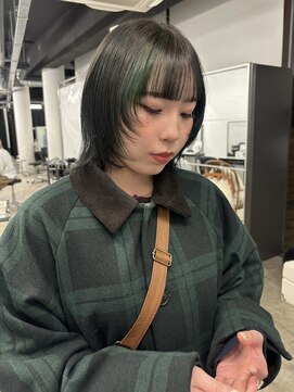 ピア ヤクイン(Pia Yakuin) ポイントデザインカラー/レイヤーボブ