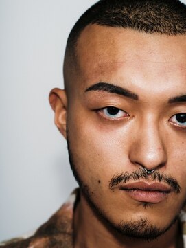 メリケンバーバーショップ トーキョー(MERICAN BARBERSHOP TYO) メンズカットバズボウズスキンフェード