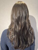 モック(moc)&nbsp;落ち着きと透明感を両立したアッシュブラウンカラー