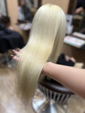 モアムー(Moremuu) 【Maho】ホワイトブロンド