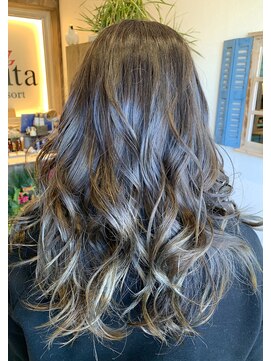 カシータヘアリゾート 熱田千年店(Casita Hair Resort) スモーキーベージュ