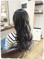 リン ヘアファクトリー アンド アイラッシュサロン(RIN)&nbsp;オリーブアッシュカラー＋ロングゆる巻きヘア