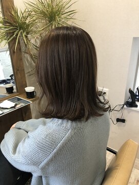 シキ(C key) 外ハネアッシュベージュ