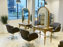 オーブ ヘアー イナフ 岐阜六条店(AUBE HAIR inaf)の雰囲気（開放感の店内で、くつろぎの時間をお過ごしください。※イメージ）