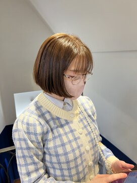 トレス(TRESS) 内巻きボブ　レイヤーボブ　ミニボブ　ベージュカラー