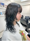 レイヤーロングウルフパーマ大人カジュアルブルーブラック