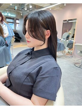 グロー 大宮(GLROW) □ 韓国大宮顔周りレイヤーカットハッシュカットワンホンヘア