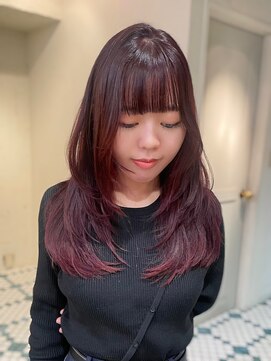 エイン(EYN) ワインレッド×レイヤーカット/ブリーチなしカラー/顔周りカット