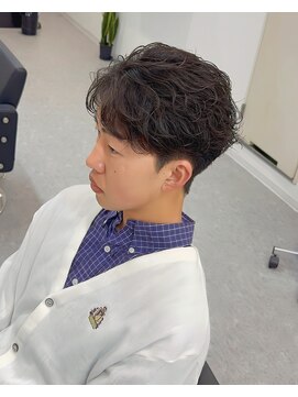 ブライト(BRIGHT) センターパートラルフカール無造作パーマ