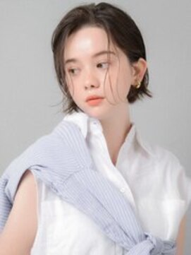 ティファ 栄(Tiffa) シースルーバング×ぱつっとボブ