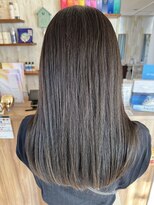 サリュー バイ イザ(Salut by IZA)&nbsp;ダークブラウンカラー似合わせカットセミロング