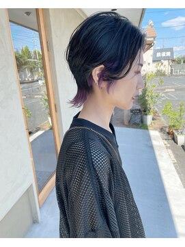 シキ(SIKI) ショートウルフ レイヤー ウルフ インナーカラー ラベンダー