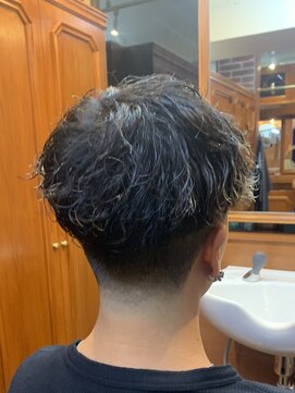 ミリオンバックス 神田店(Million Bucks) 波まきパーマ<理容室>[メンズ/眉毛/バーバー/神田/秋葉原]