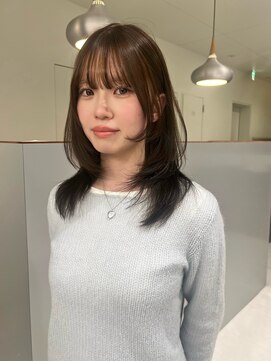 ローレンアオ(LOREN AO) 黒髪/クラゲヘアー/オリーブグレー/小顔/ココアベージュ/矢場町