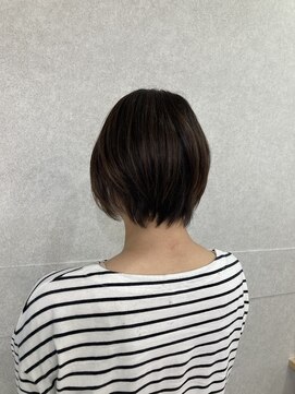 イサ(ISA.) ショートすぎないショートボブ