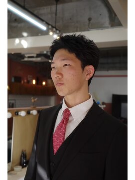 エディ(Edy) スパイキーショート刈り上げジェットモヒカン眉毛カット岡山