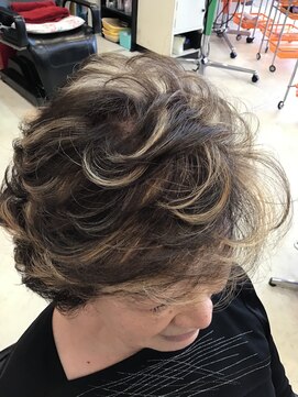 サカエ美容室 メッシュヘアー