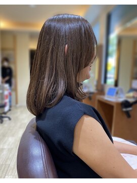 コワファースト パリ バイ アテナ(COIFF1RST PARIS by ATENA) 大人のミディアムスタイル