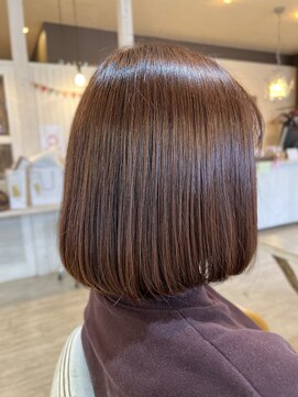 ノンヘアープラス(non hair +) パープルブラウンカラーのボブスタイル